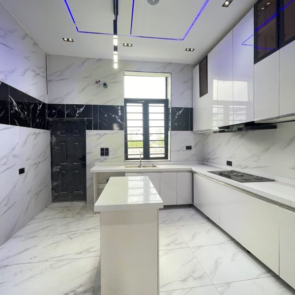 4 bedroom Semi detached with bq