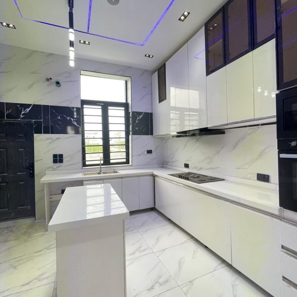 4 bedroom Semi detached with bq