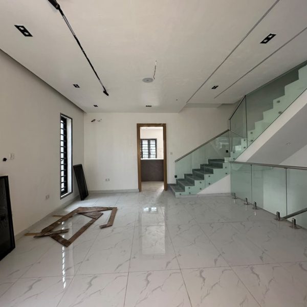 4 Bedroom terrace duplex with BQ, Swimming pool and Water treatment