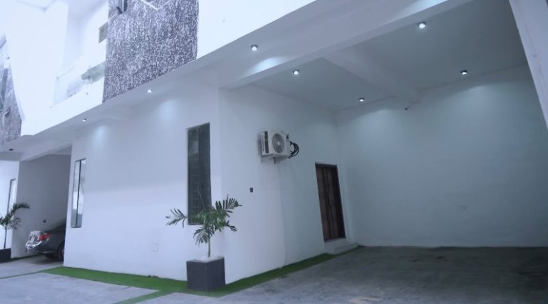 3 BEDROOM FURNISHED APARTMENT
