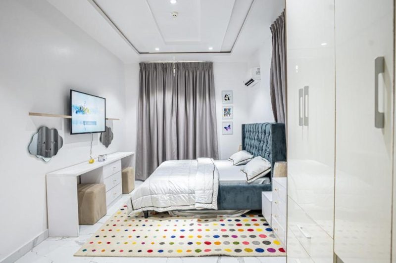 1 BEDROOM MINI FLAT TOP FLOOR
