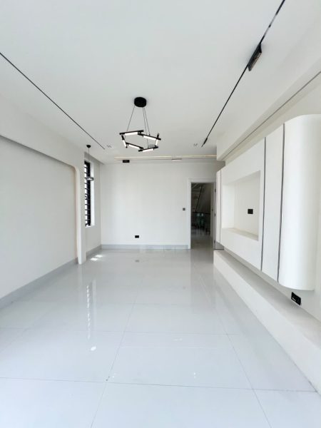 Luxury 5 Bedroom Duplex with Pool, Cinema And BQ