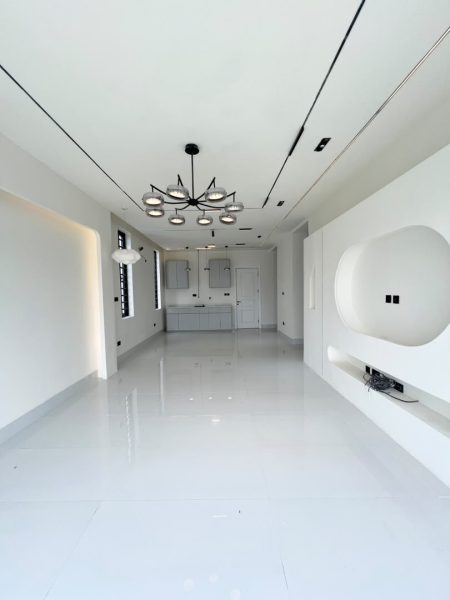 Luxury 5 Bedroom Duplex with Pool, Cinema And BQ