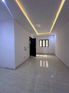 SPACIOUS 4 BEDROOM TERRACE DUPLEX WITH BQ