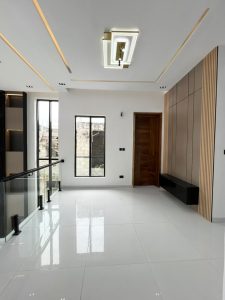 5 Bedroom Fully Detached Duplex
