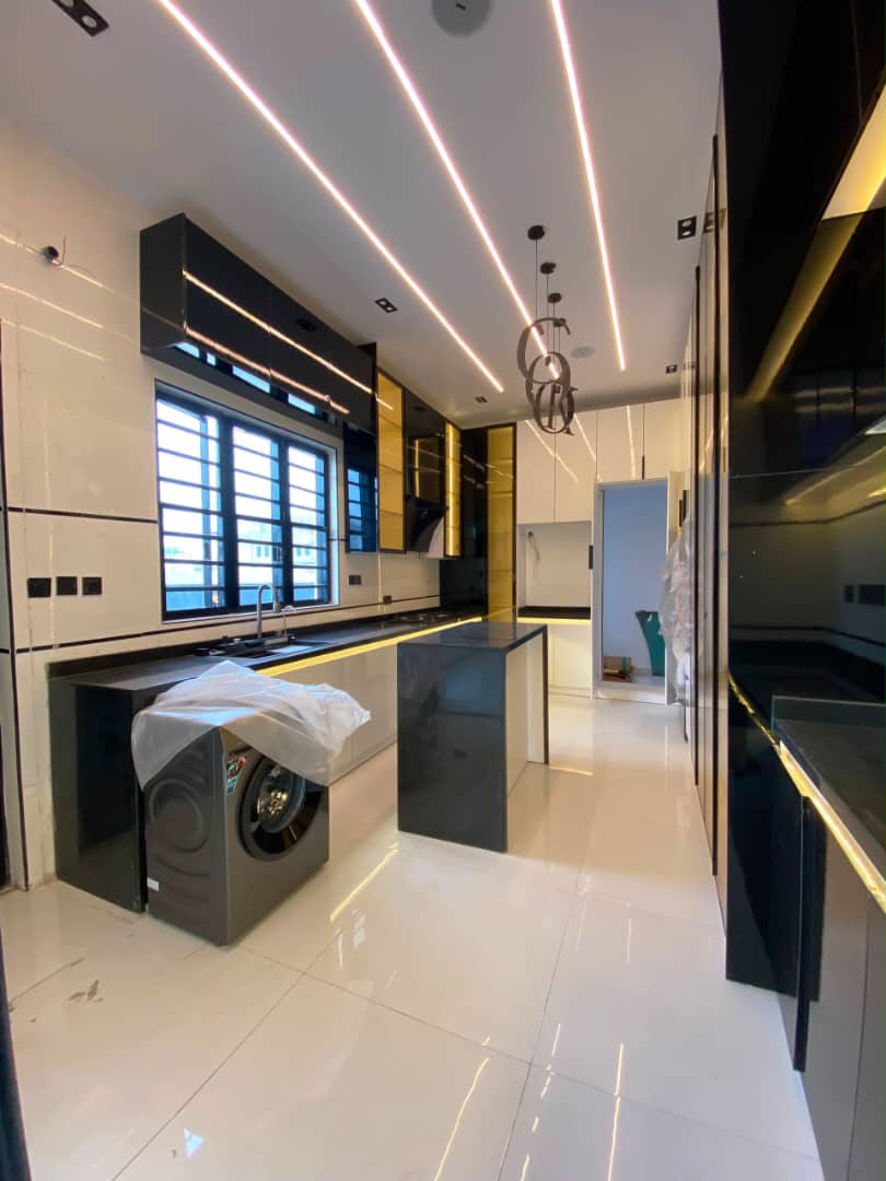 2 Bedrooom Luxury Apartment in Lekki