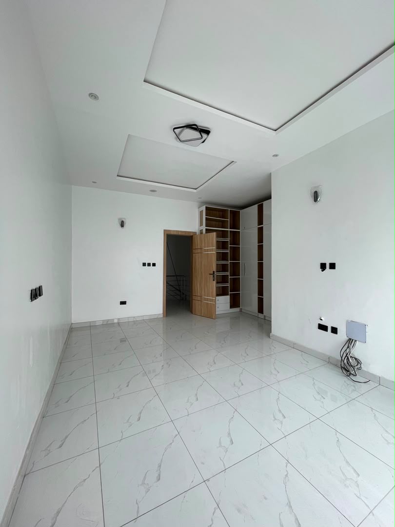 Luxury Brand New 3 Bedroom Duplex