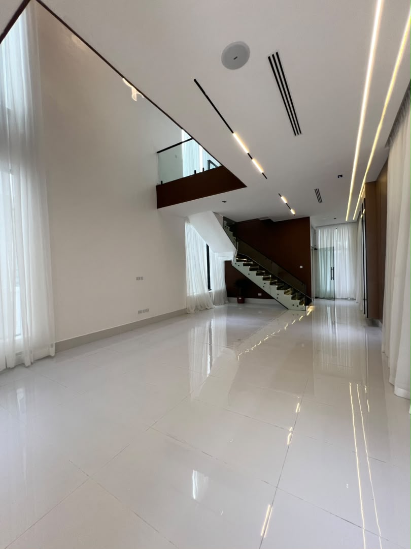 Brand New 5 Bedroom Fully Detached Duplex