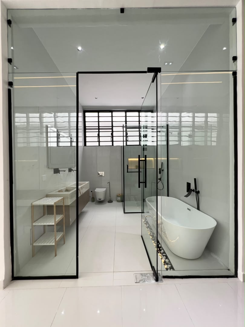 Brand New 5 Bedroom Fully Detached Duplex