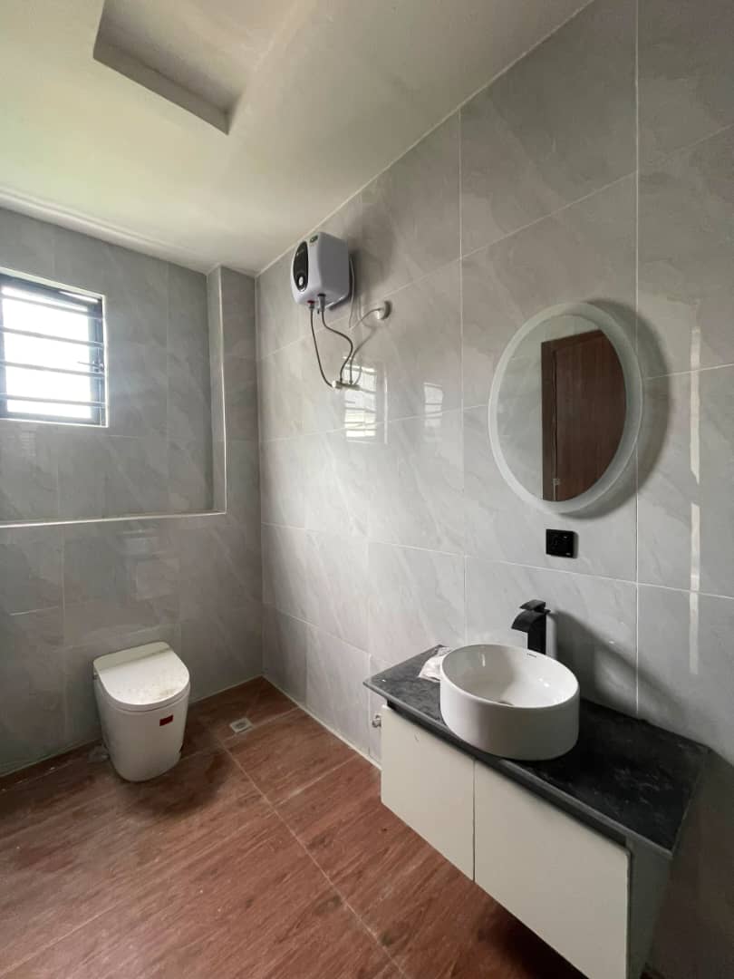 5 Bedroom Fully Detached Duplex