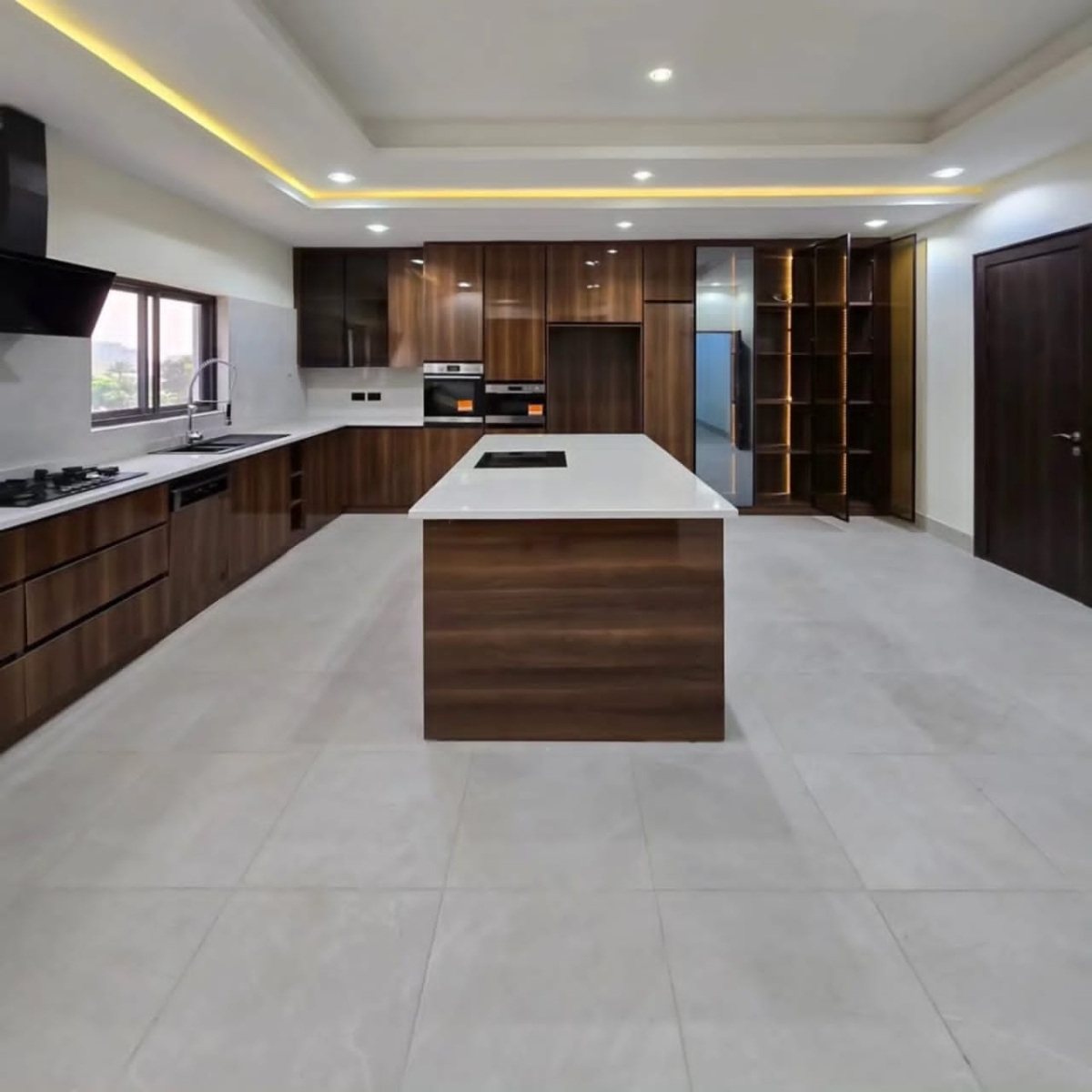 Massive Fully Detached 5 Bedroom with BQ
