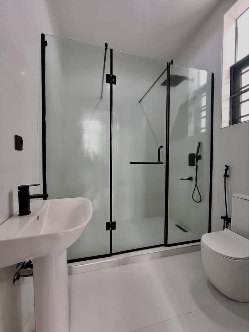 5 Bedroom Detached Duplex For Sale