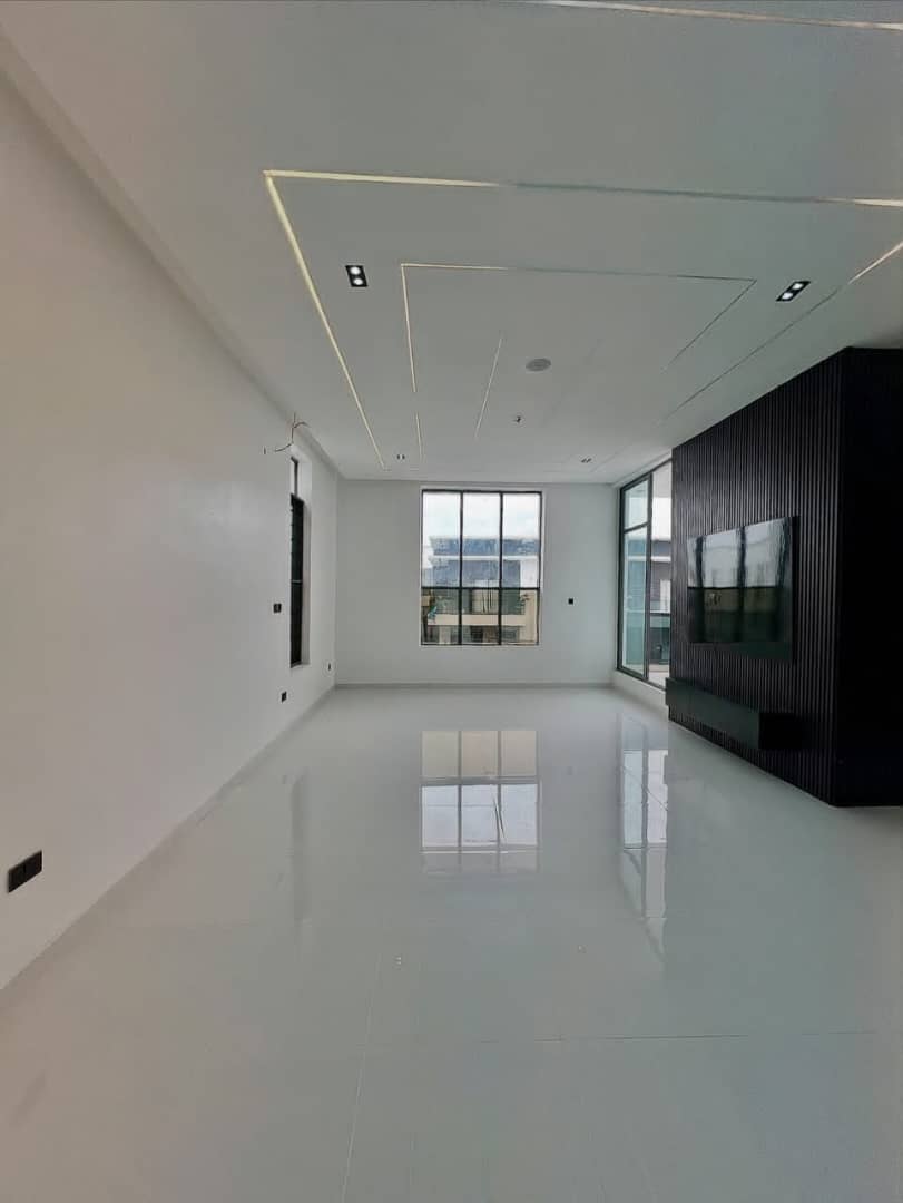 5 Bedroom Detached Duplex For Sale