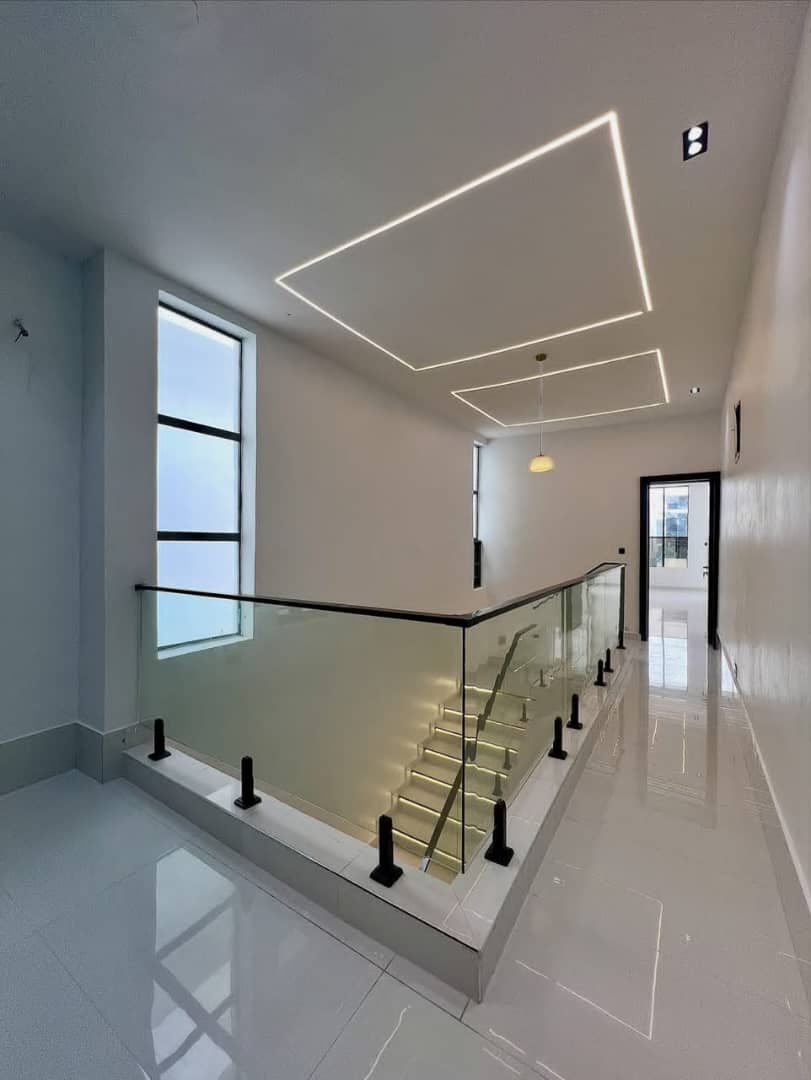 5 Bedroom Detached Duplex For Sale