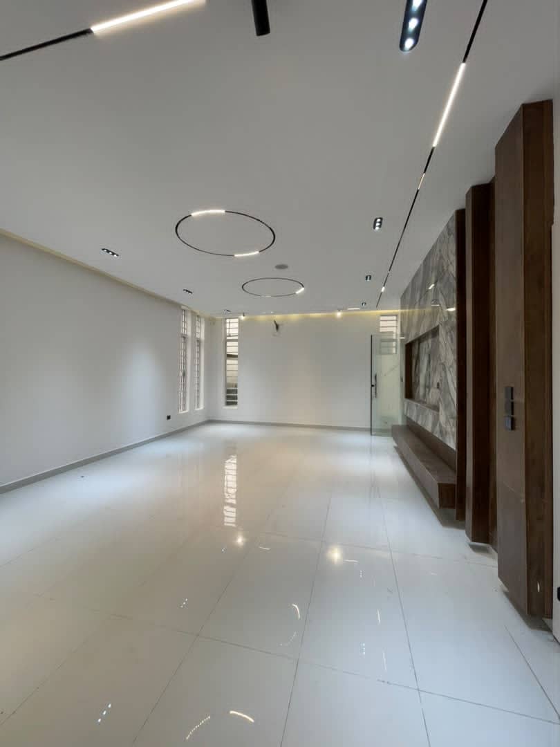 5 Bedroom Detached Duplex
