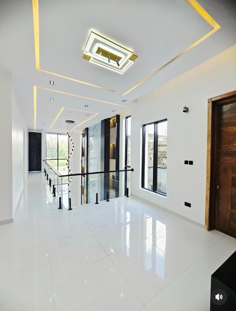 5 Bedroom Fully Detached Duplex