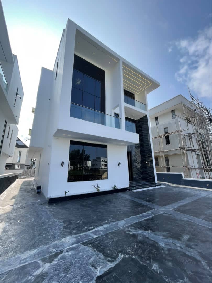 5 Bedroom Fully Detached Duplex