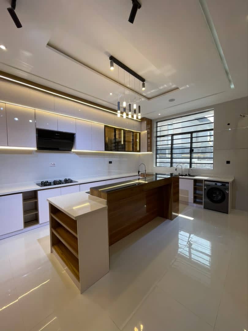 5 Bedroom Fully Detached Duplex