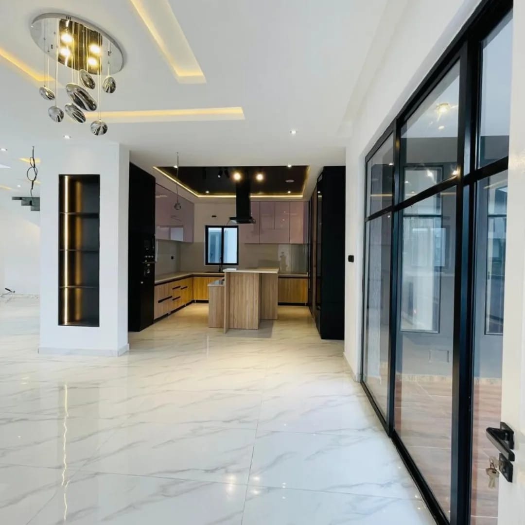 5 Bedroom Fully Detached Duplex