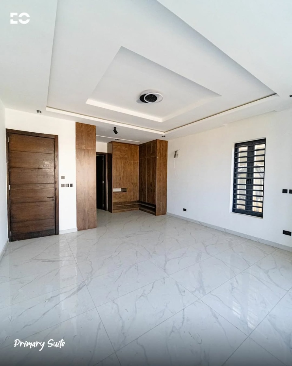 5 Bedroom Fully Detached Duplex