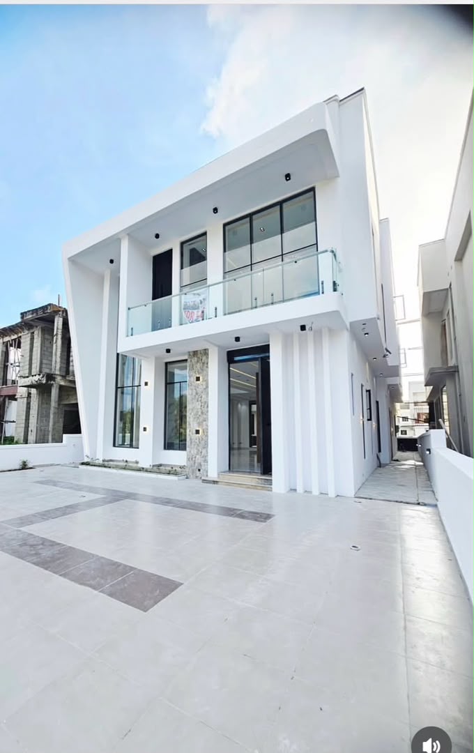 5 Bedroom Fully Detached Duplex