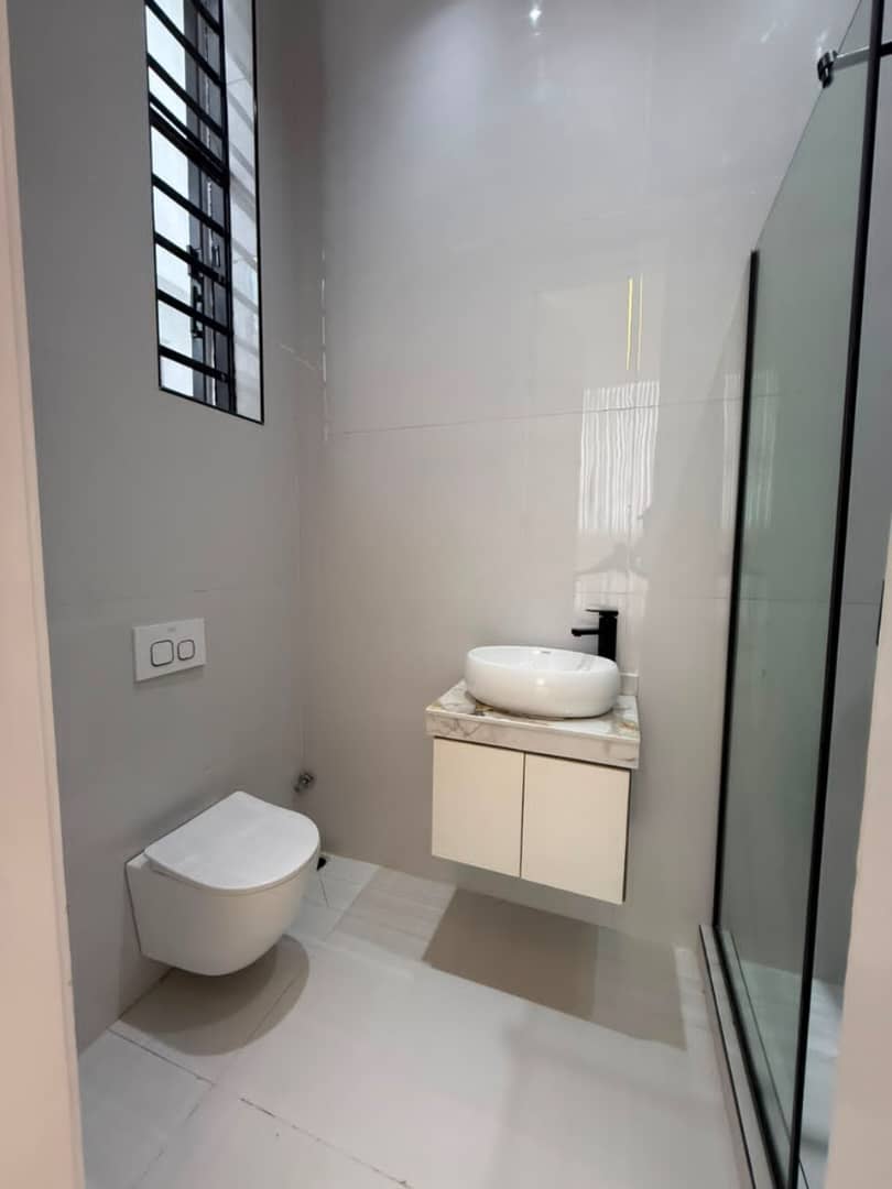 5 Bedroom Detached Duplex