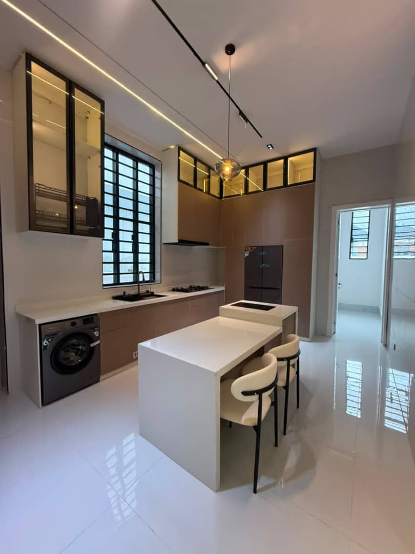 5 Bedroom Detached Duplex