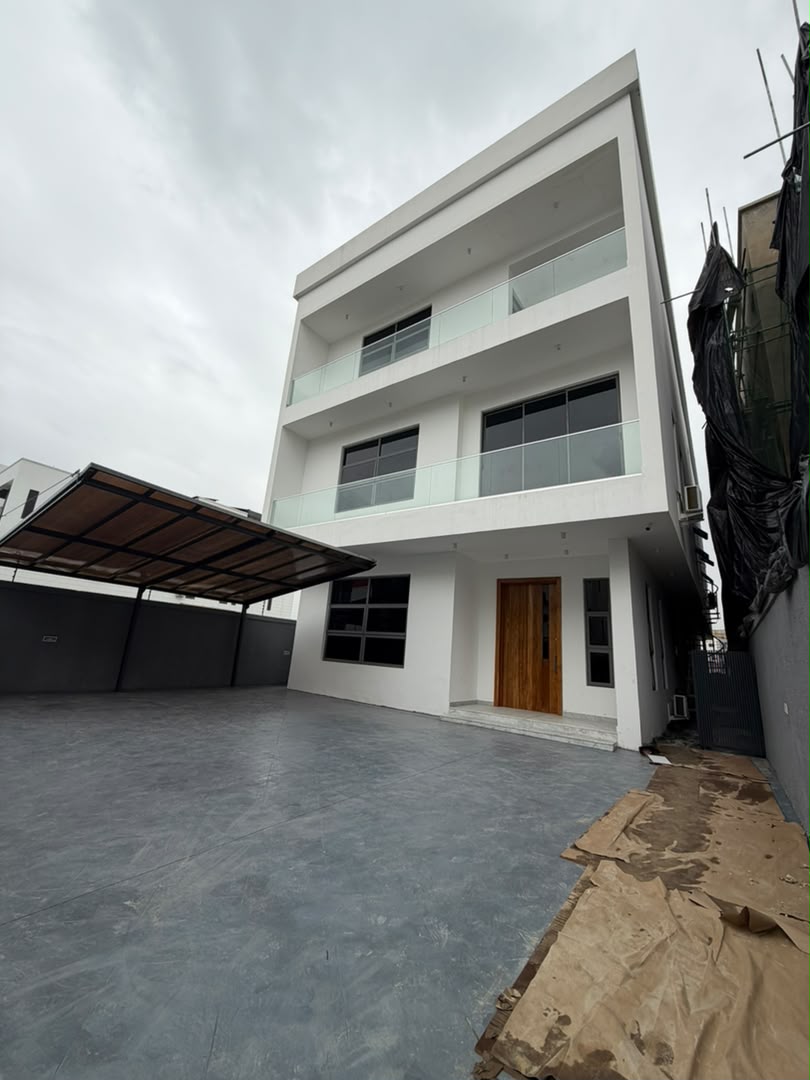 5 Bedroom Fully Detached Duplex