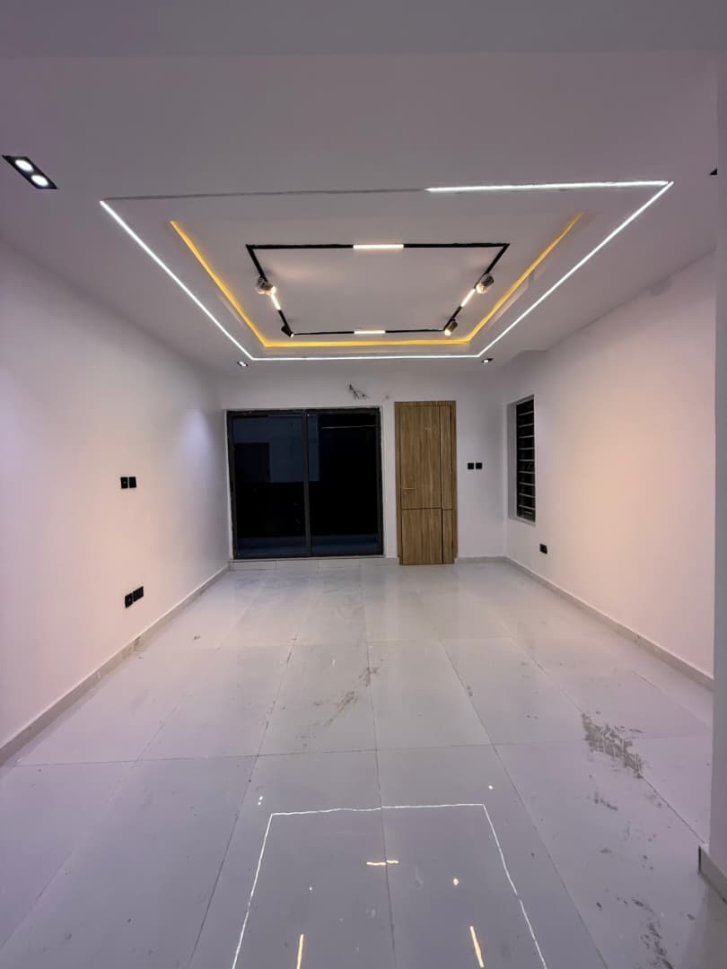 Luxury 2 Bedroom Apartment In Ikate