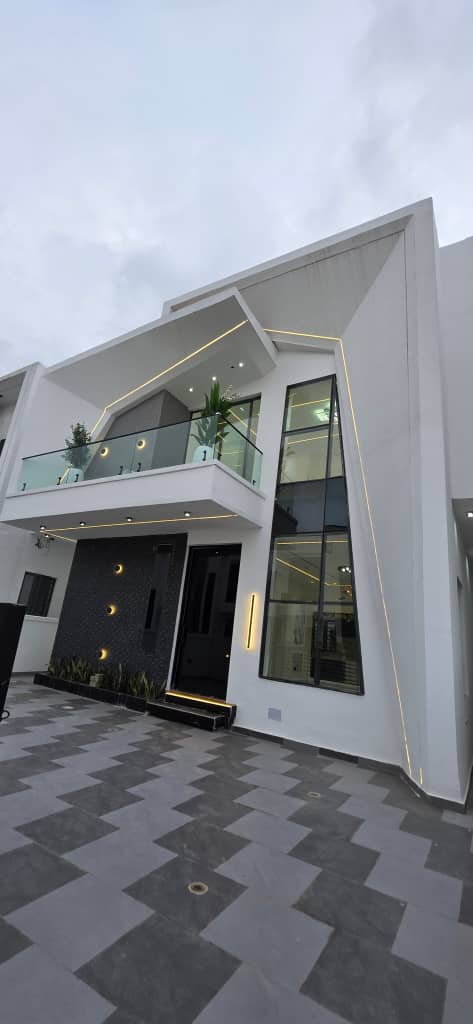 4 Bedroom Detached Duplex