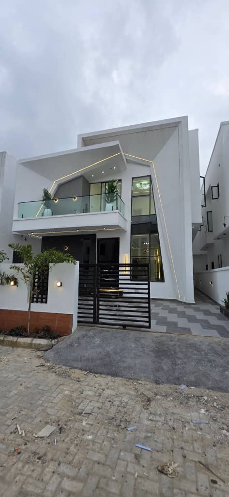 4 Bedroom Detached Duplex