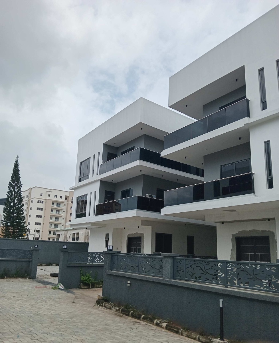6 Bedroom Duplex Ikoyi