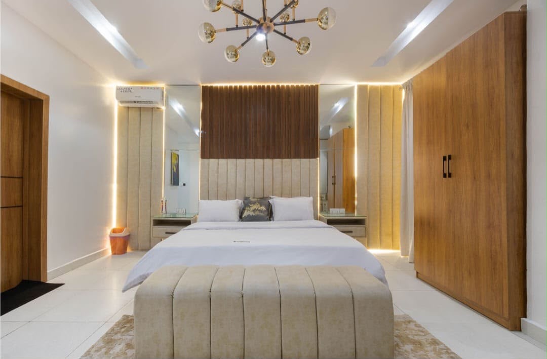 2 Bedroom Apartment in Lekki phase1 Admiralty way.