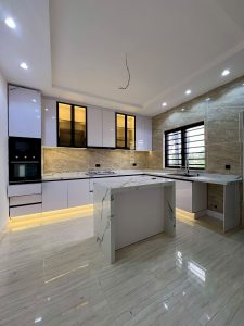 STYLISHLY FINISHED 3 BED MAISONETTE HOUSE WITH SWIMMING POOL AND BQ