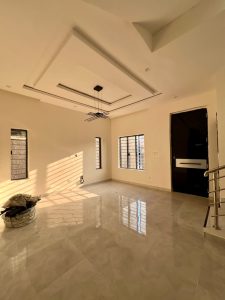 4 BEDROOM FULLY DETACHED DUPLEX WITH BQ, IDEAL FOR COMMERCIAL USE