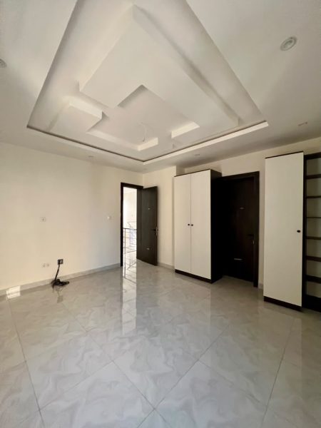 4 BEDROOM FULLY DETACHED DUPLEX WITH BQ, IDEAL FOR COMMERCIAL USE