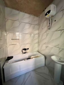 4 BEDROOM FULLY DETACHED DUPLEX WITH BQ, IDEAL FOR COMMERCIAL USE