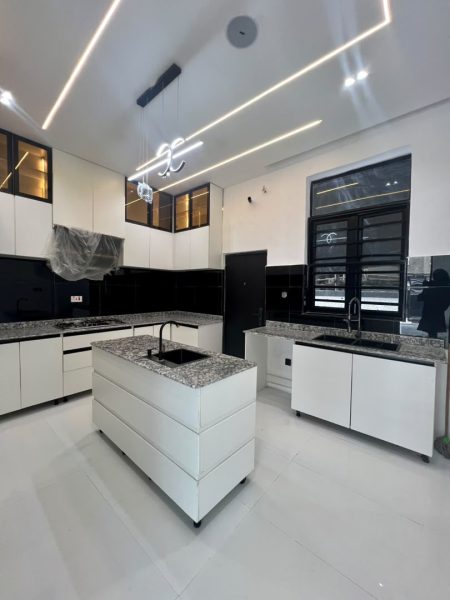 4 BED FULLY DETACHED HOME WITH BQ IN AJAH