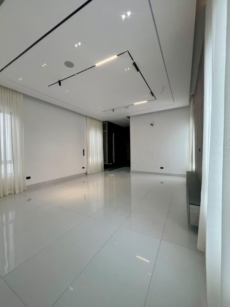 5 BEDROOM DETACHED IN LEKKI