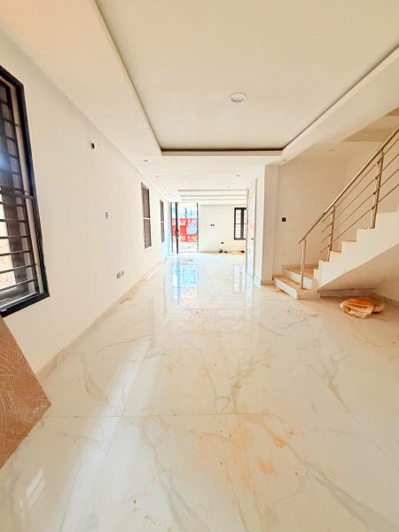 5 Bedroom Detached Duplex in Ikeja GRA, Lagos