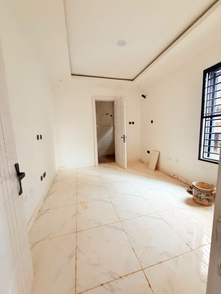 5 Bedroom Detached Duplex in Ikeja GRA, Lagos