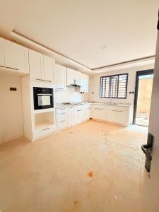 5 Bedroom Detached Duplex in Ikeja GRA, Lagos