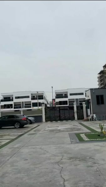 4 BEDROOM SEMI-DETACHED DUPLEX IKOYI