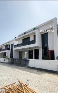5 Bedroom Detached House in Lekki