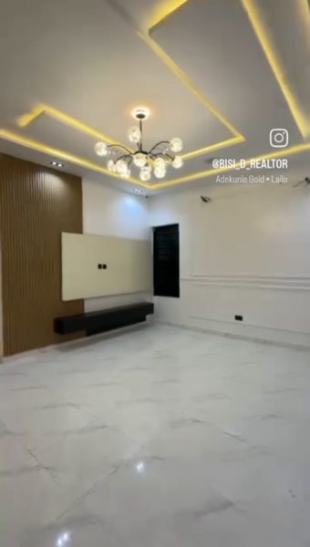 4 Bedroom Semi-detached In Orchid Road