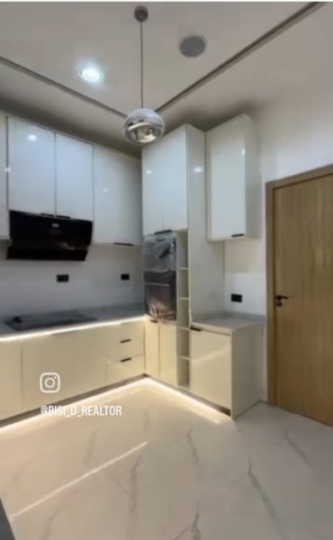 4 Bedroom Semi-detached In Orchid Road