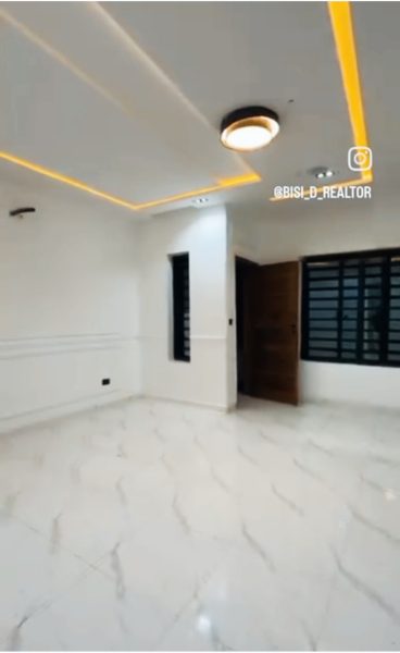 4 Bedroom Semi-detached In Orchid Road