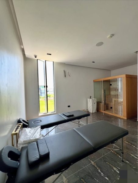 6 BEDROOM FULLY DETACHED HOME IN IKATE, LEKKI