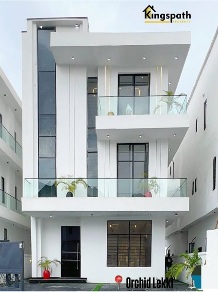 5 BEDROOM FULLY DETACHED HOME IN ORCHID, LEKKI