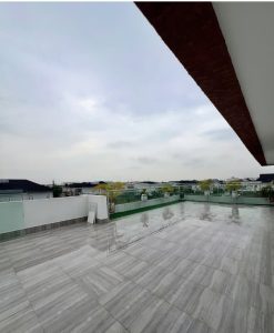 5 Bedroom Fully Detached House in Royal Garden, Ajah